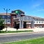 Holiday Inn Express Hotel & Suites Shamrock North