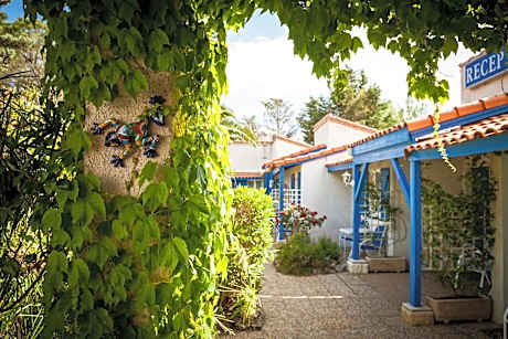 Hotel Des 4 Vents "Esprit Camargue" Parking Privé securisé