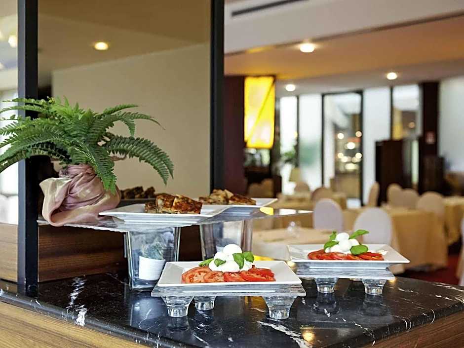 Mercure Roma West
