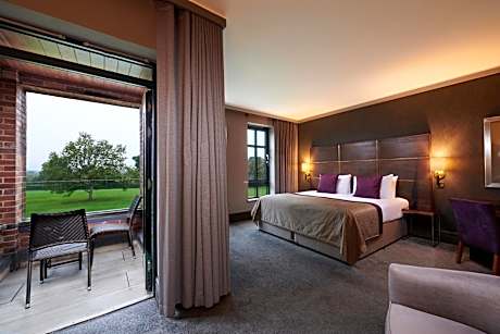 Classic Double Room with Balcony