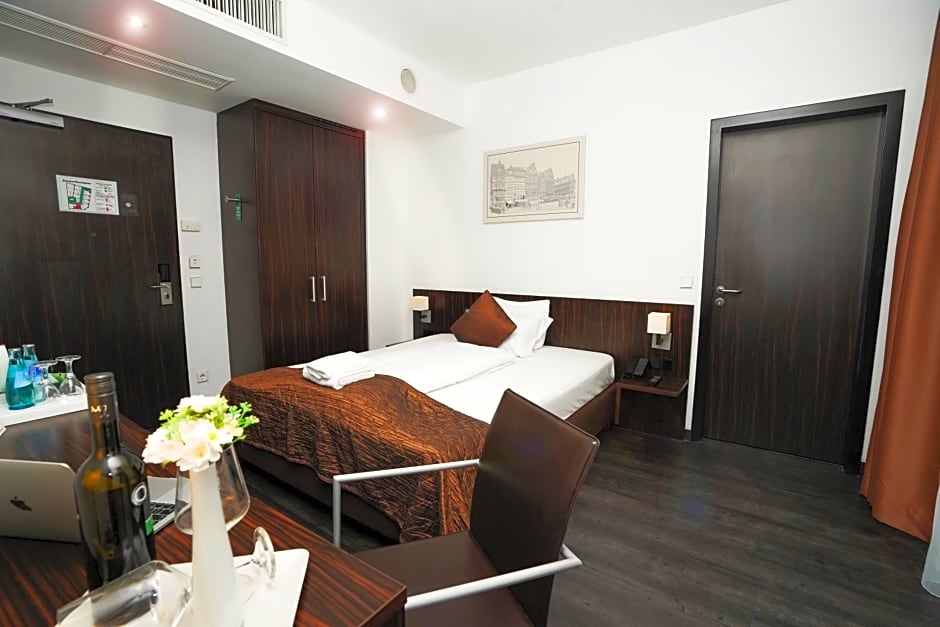 The Atrium Hotel