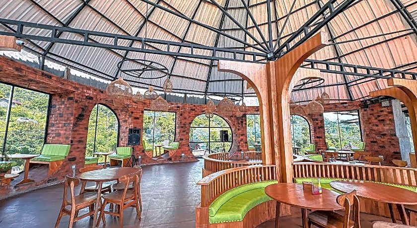Caldera Hotel & Restaurant