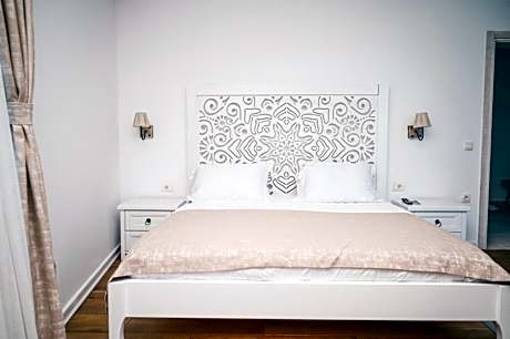 Deluxe Double Room with Balcony and Sea View