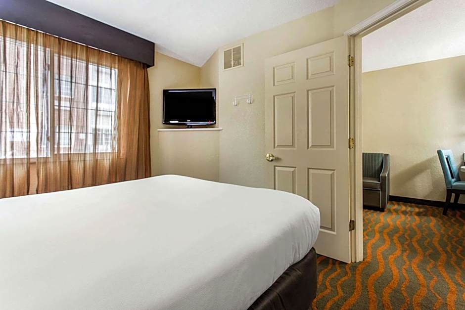 Mainstay Suites Greenville Airport