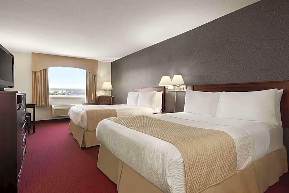 Days Inn & Suites by Wyndham Brandon