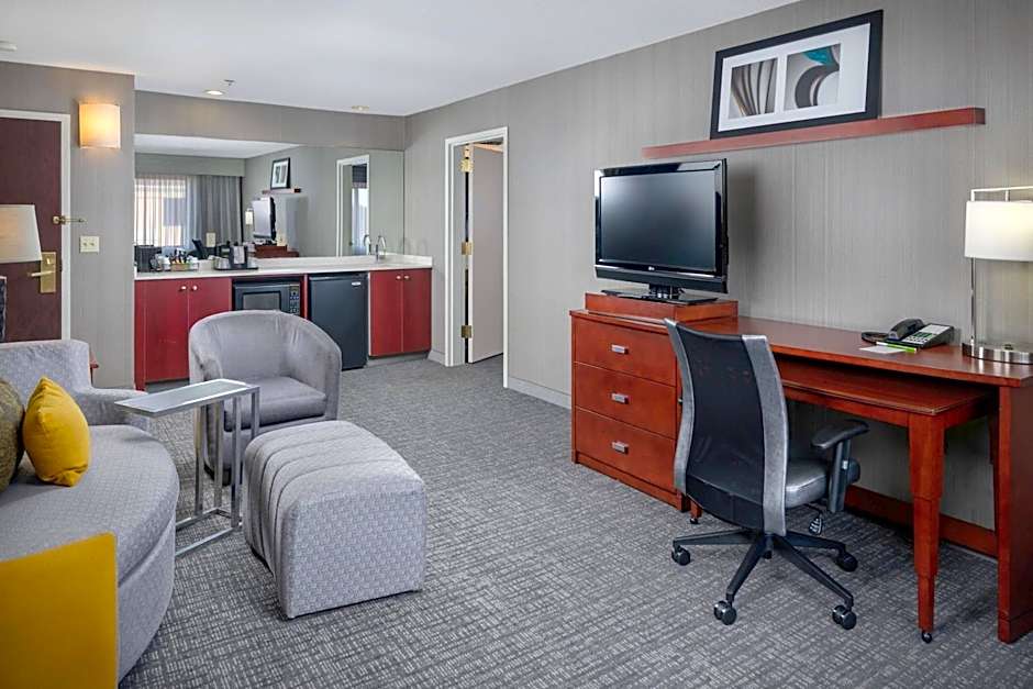 Courtyard by Marriott New Haven Orange/Milford