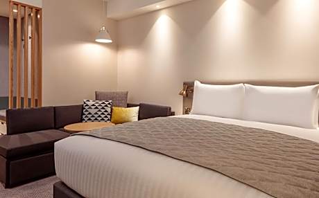 Standard Queen Room with Single Sofa Bed