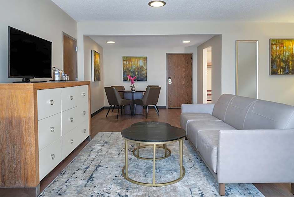Wyndham Indianapolis Airport