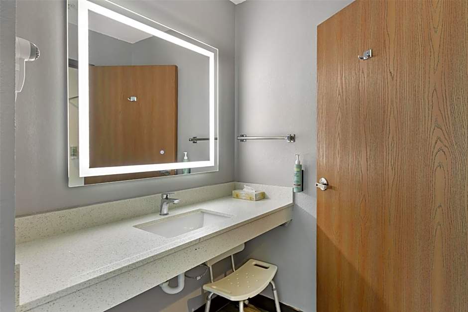 Best Western Cooperstown Inn & Suites