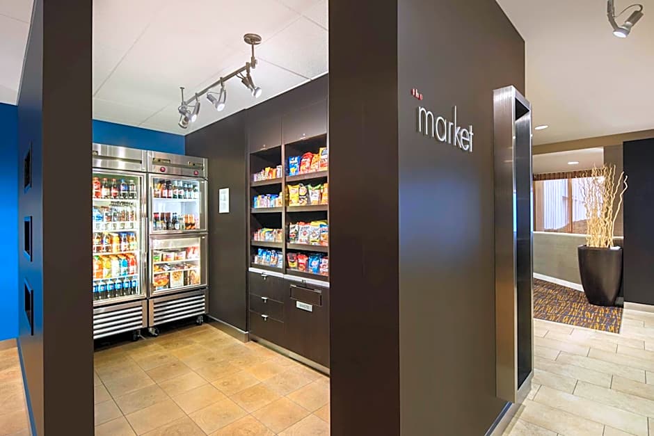 Courtyard by Marriott Dallas Addison/Midway