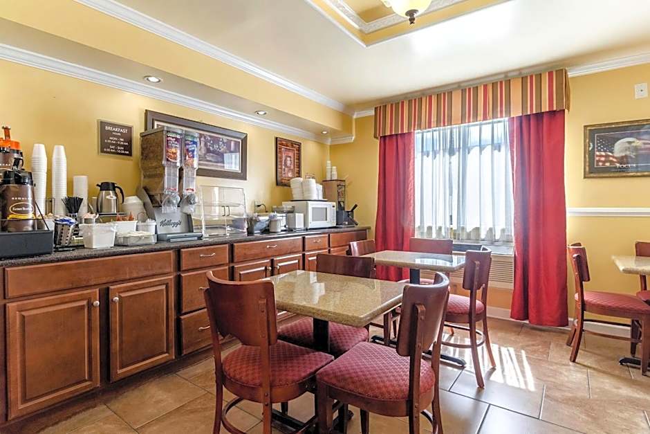 Rodeway Inn & Suites Jacksonville near Camp Lejeune
