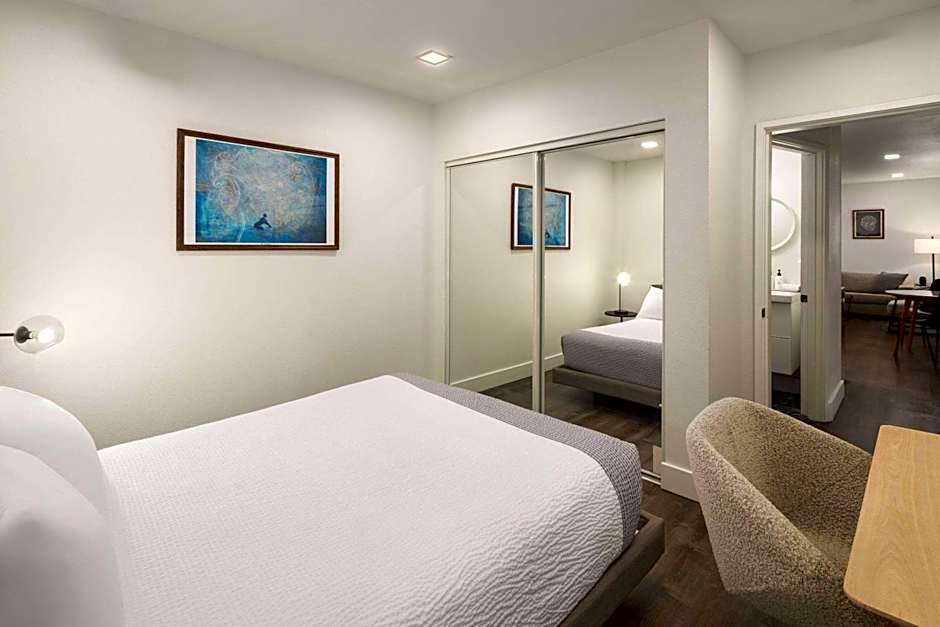 Reside Seattle Downtown, a Wyndham Residence