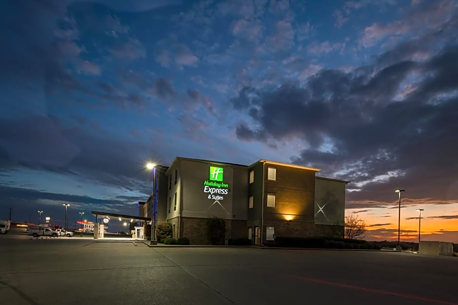 Holiday Inn Express & Suites N Waco Area - West, an IHG Hotel