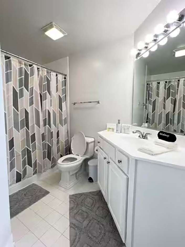 Elegant King Suite Metro DC