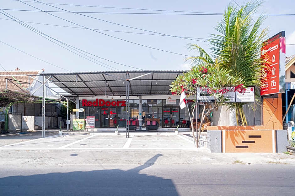 RedDoorz Syariah @ Winong Nganjuk