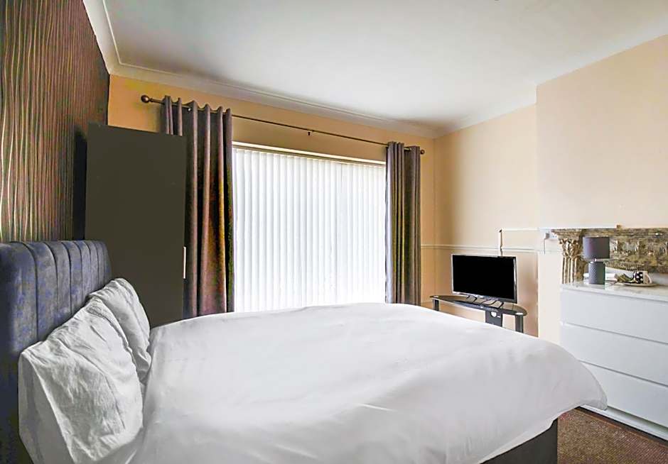 OYO The Longlands Hotel