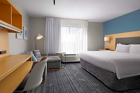 King Studio with Sofa Bed