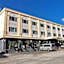 Townhouse Oak Vera Hotel Near Clark International Airport