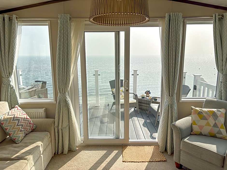 Pemberton Avon pitch 30 Creek Caravan Park dog friendly