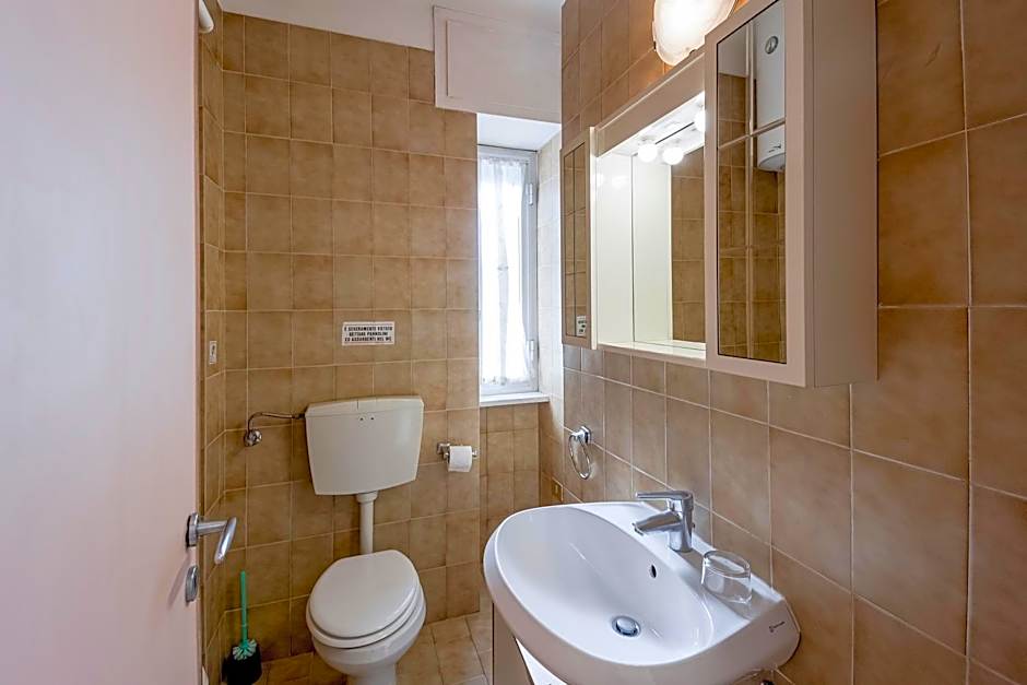 Loano Apartment Pool & Garden