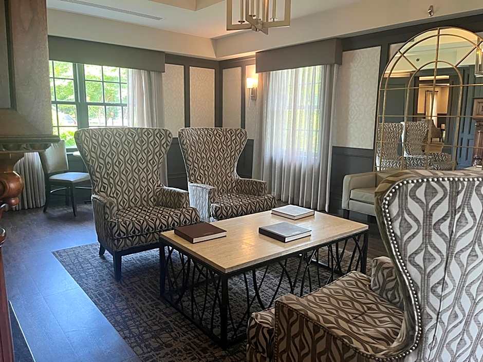 Normandy Farm Hotel & Conference Center