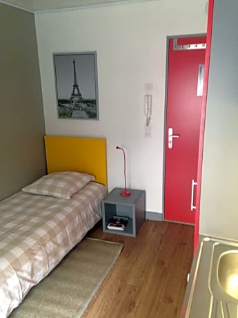 Economy Single Room with Shared Bathroom