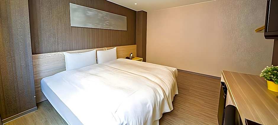 Smile 73 Hotel