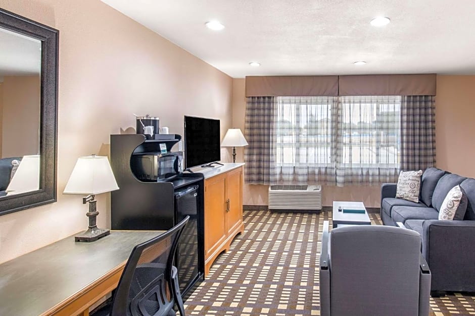 Quality Inn & Suites Plano