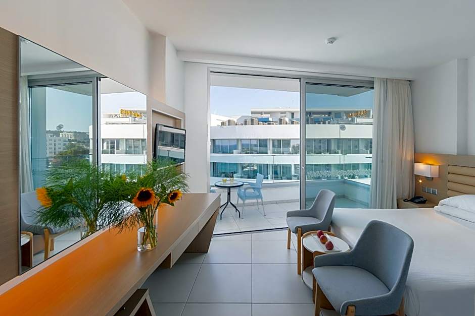 Vrissaki Beach Hotel