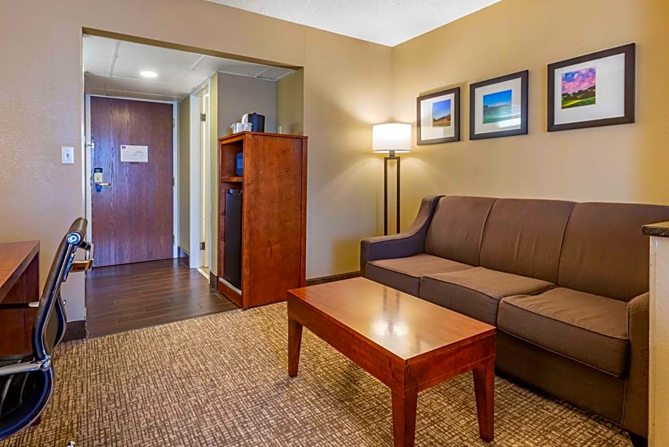 Comfort Suites Bethlehem Near Lehigh University and LVI Airport