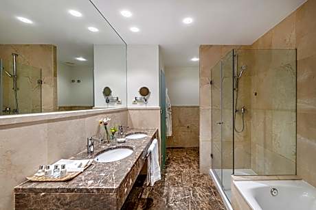 Premium Double or Twin Room with Garden