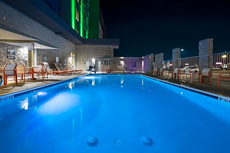 Holiday Inn Glendale By IHG