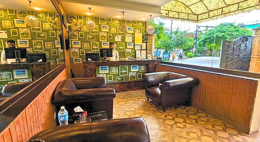 Lotus 1 Hotel