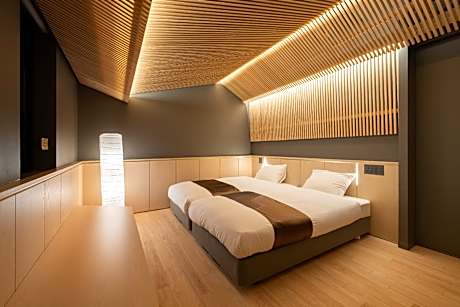 Universal Twin Room