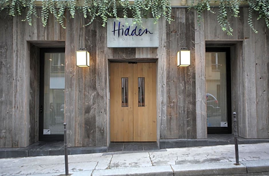 Hidden Hotel By Elegancia