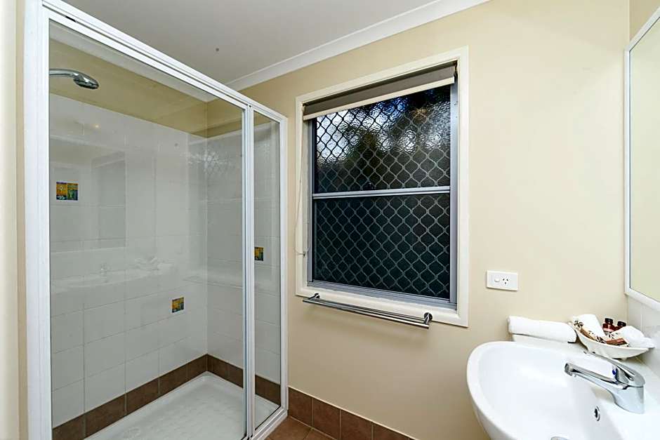 Reflections Massy Greene - Holiday Park