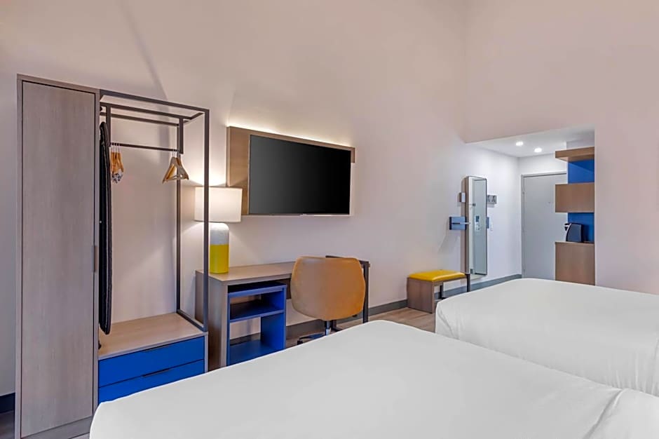 Comfort Inn & Suites Irvine Spectrum