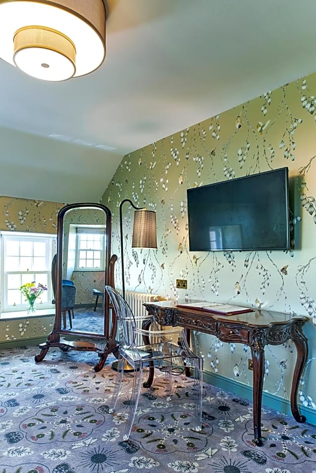 Monkstadt 1745 Restaurant with Rooms