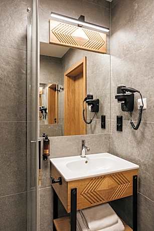Deluxe Family Suite