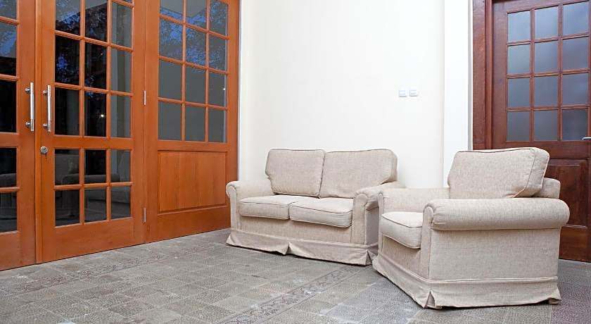 RedDoorz Plus near Pasundan University