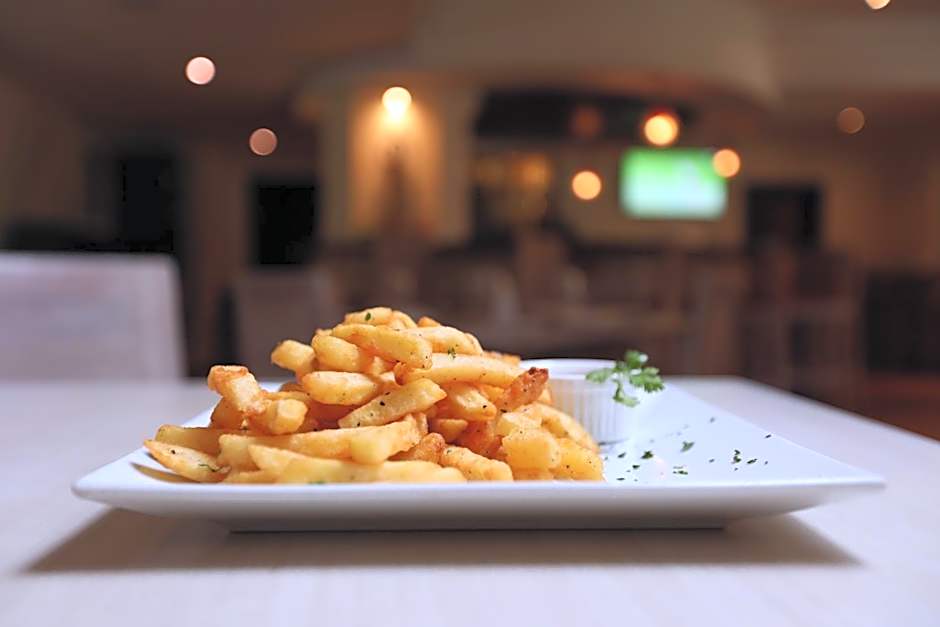 Bidwood Suite Hotel, Opposite Sarit Centre