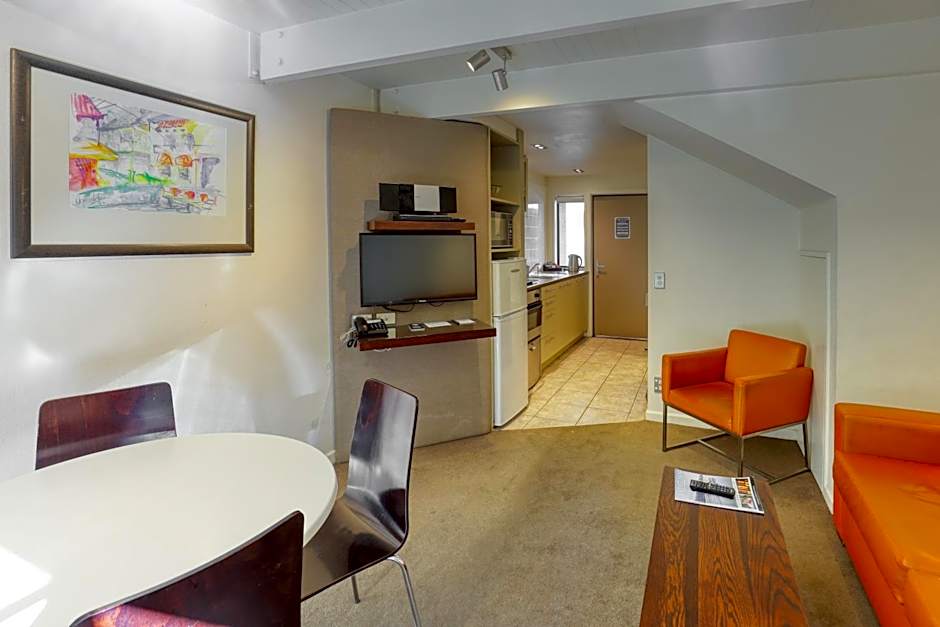 Garden Court Suites & Apartments