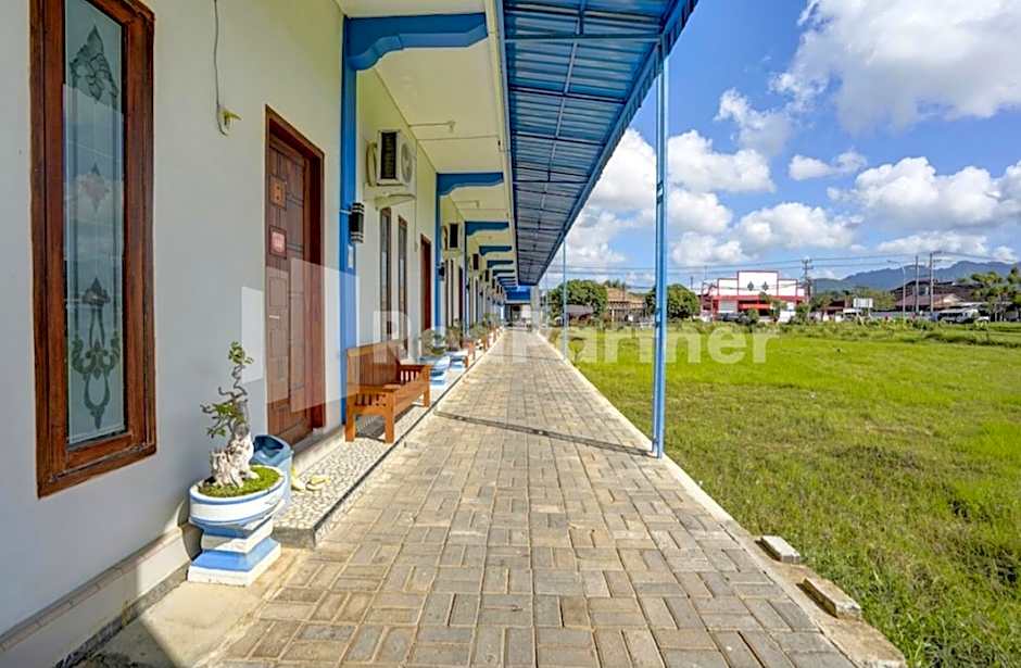 Hotel Miranda Bawean Mitra RedDoorz