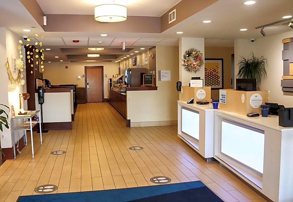 Holiday Inn Express Cedar Rapids - Collins Road By IHG