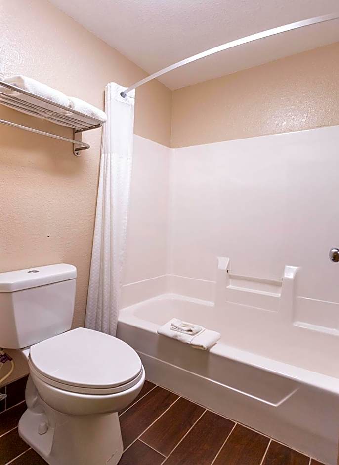 Super 8 by Wyndham Big Rapids