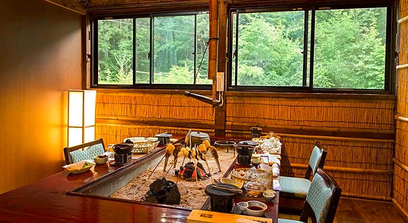 Honke Bankyu Hot Spring Ryokan