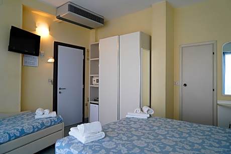 Triple Room with Balcony