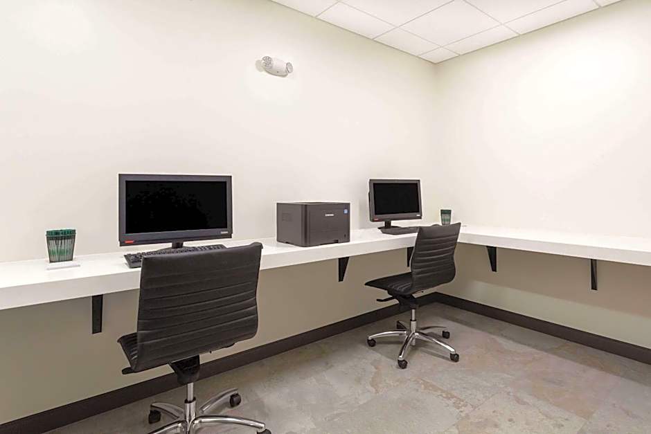 Wingate by Wyndham Altoona