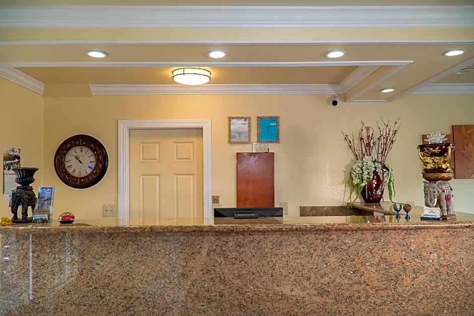 Sea Breeze Inn - San Simeon