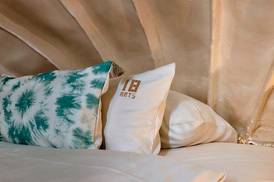 18Arts Hotel